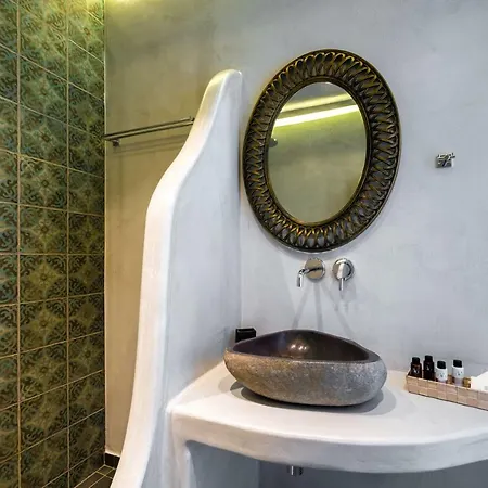 Emerald Collection Hotel