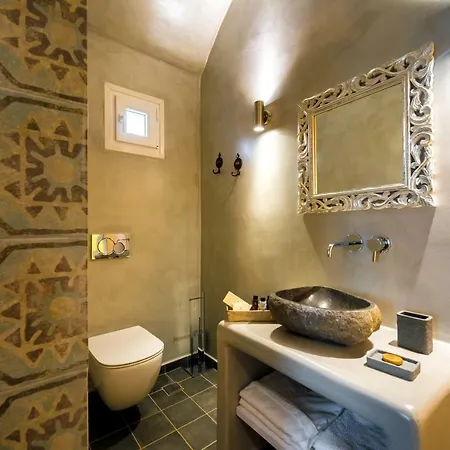 Emerald Collection Hotel